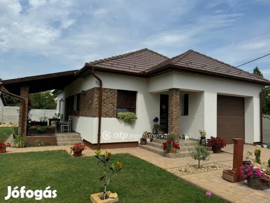 Poroszlói 99 nm-es ház eladó