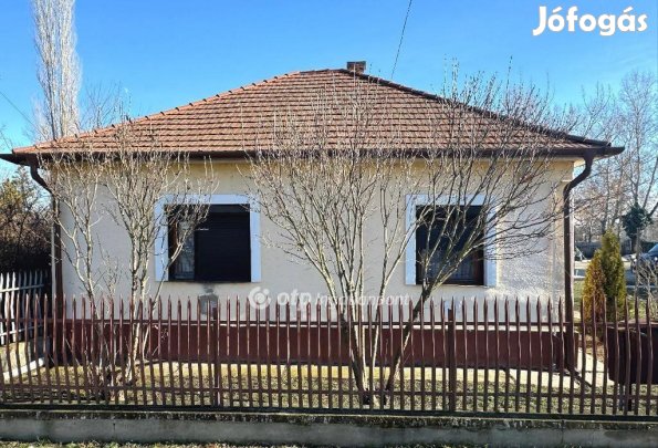 Poroszlói eladó 124 nm-es ház