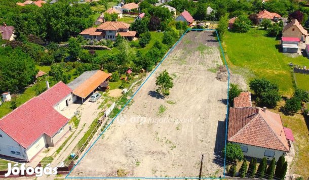 Poroszlói eladó 2894 nm-es telek