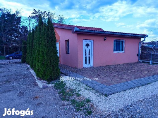 Poroszlói eladó 50 nm-es ház