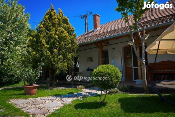 Poroszlói eladó 70 nm-es ház