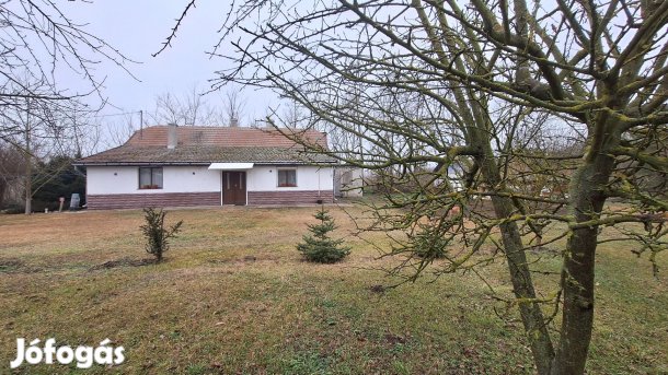 Portelek környékén rendezett tanya Eladó!