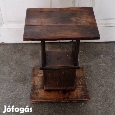 Posztamens,szobor tartó,virág tartó.