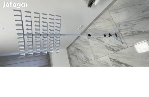 Póthajtartó állvány