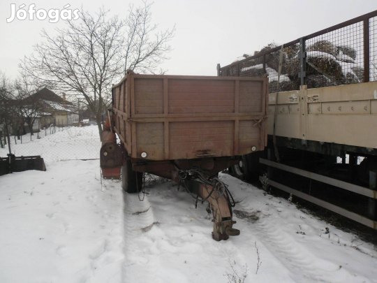 Pótkocsi EB-8 eladó