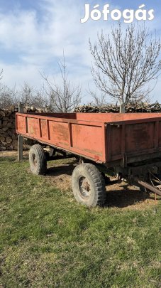 Pótkocsi felujítandó