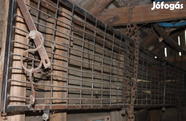 Pótkocsi rácsos oldalmagasító