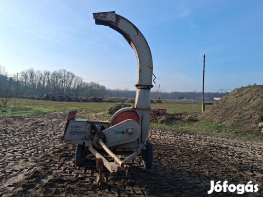 Pöttinger AP 2000 tip fa daráló fa aprító