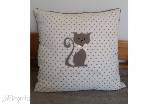 Pöttyös Cicás díszpárna huzat, szürke