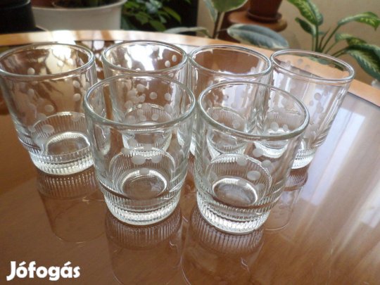 Pöttyös csiszolt 6 db-os szép üveg készlet