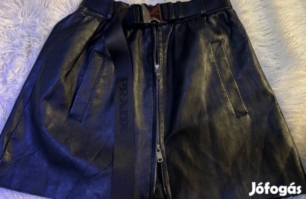 Prada bőr miniszoknya övvel S