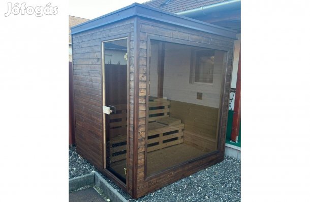 Prága kültéri finn szauna panoráma üvegfronttal