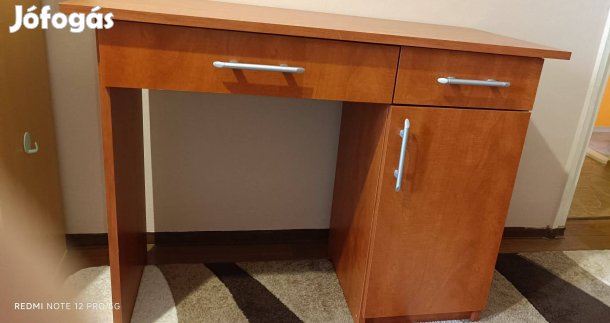 Praktikus Íróasztal + Ajándék Forgószék Kiváló Állapotban!