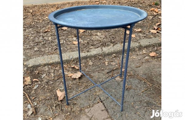 Praktikus kerek asztal, akár horgászathoz sátorba vagy piknikhez!