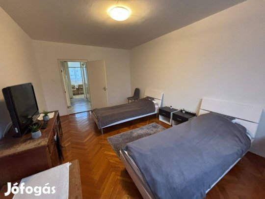 Praktikusan berendezett, 2 szobás lakás kiadó!