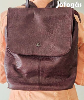 Prato városi hátizsák mágneses zárással, cipzárral, sok zsebbel