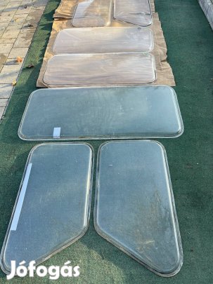 Predom zakladi ablak  n126  lakókocsi 