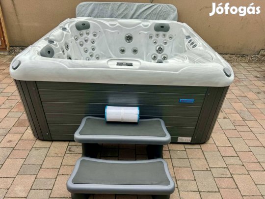 Prémium Kültéri Jakuzzi Eladó - Új - 5 Személyes  Spa