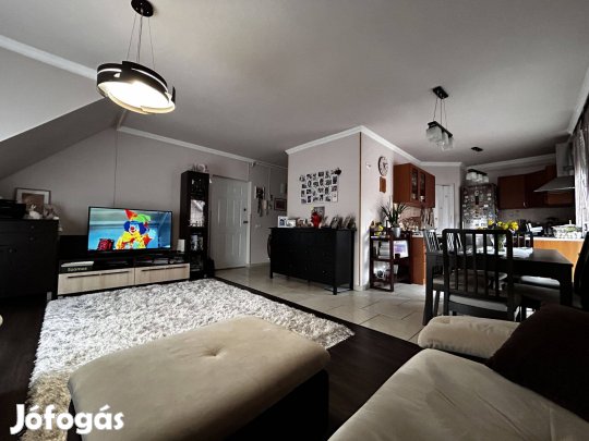 Prémium Minőségű, Belső Kétszintes Lakás Garázzsal Széchenyi-Kertben!