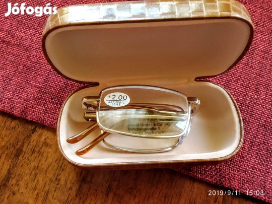 Prémium Német +2 es szemüveg Összehajtható ,tokkal Sok Mást Is