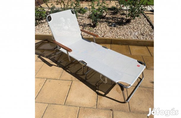 Prémium Olasz Alu Textil Napozóágy Karfás