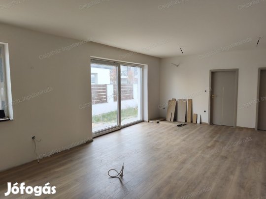 Prémium ikerház eladó Sóstófürdő közelében