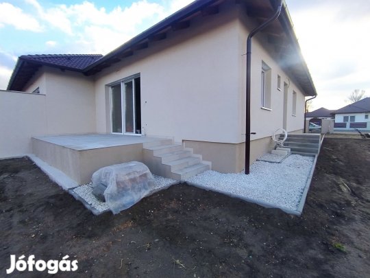 Prémium ikerházfél Vácrátóton 2025-ös átadással