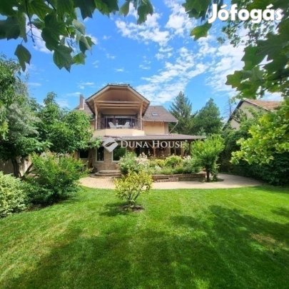 Prémium kétszintes családi ház eladó Újszegeden!