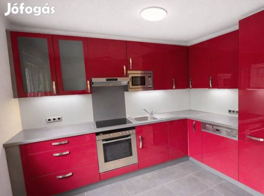 Prémium minőségű Nobilia magasfényű, gépesített soft close konyhabútor