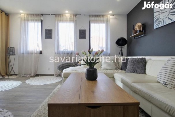 Prémium minőségű, nappali + 4 szobás családi ház eladó Náraiban!