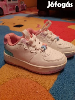 Primark, 24-es, kislány