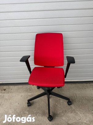 Profim Lightup forgószék, irodai szék,piros színű- használt irodabútor