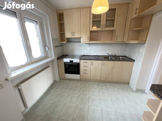 Prohászka úton 2 szobás, erkélyes jó állapotú lakás