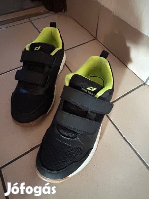 Protouch fekete cipő 31 méret