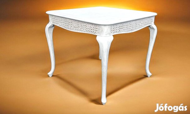 Provence stílusban felújított neobarokk dohányzóasztal