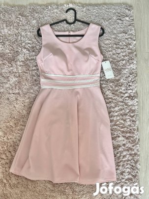 Púder rózsaszín ruha