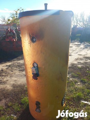 Puffertartály 500 L hőcserélő