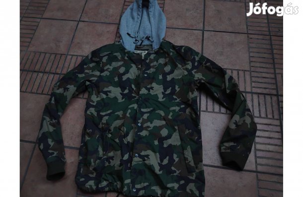 Pull&Bear terepmintás vadász horgász túra zubbony kabát L