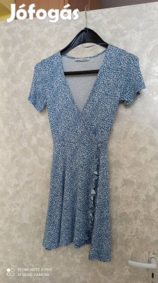 Pull & Bear kék alapon fehér mintás rövid ujjú ruha