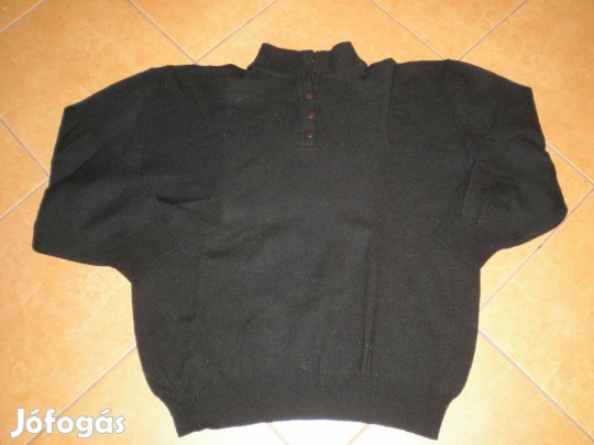 Pulóver fekete színben XL-es XL nyakrésznél gombokkal