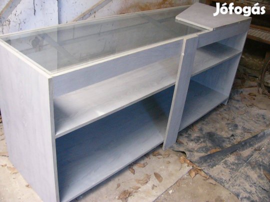 Pult üveg tetővel anyagárban eladó