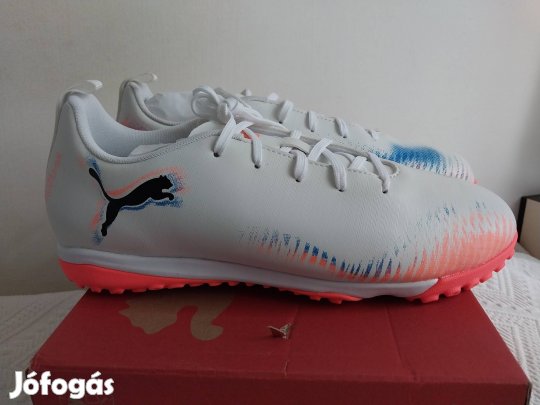 Puma Future 8 Play TT+ Mid Junior futballcipő.