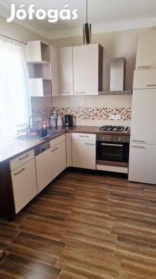 Puskás Ferenc stadion közelében, Felújított, 2 külön szobás, étkezős,