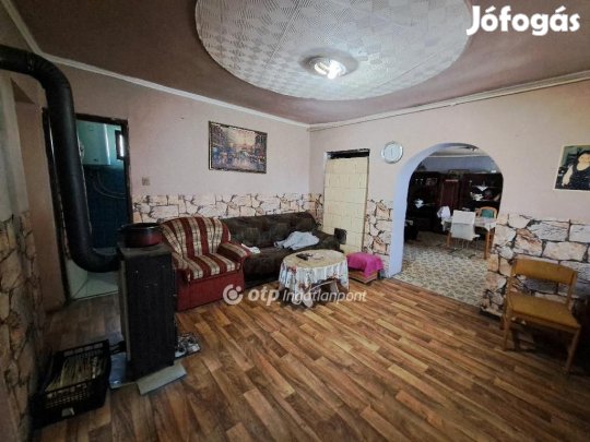 Püspökladányi 110 nm-es ház eladó