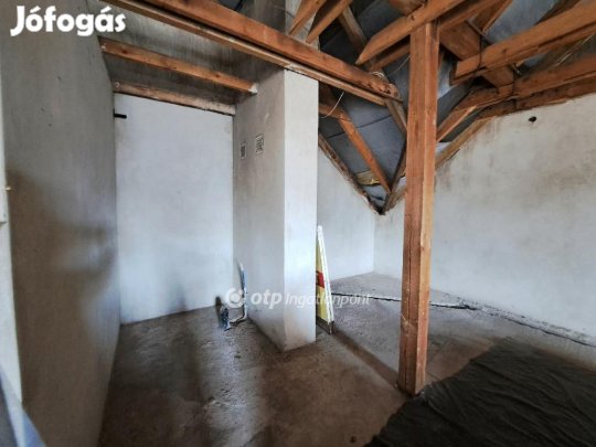 Püspökladányi eladó 336 nm-es lakás