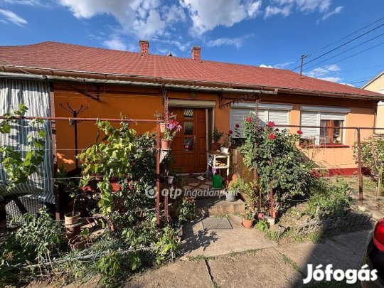 Püspökladányi eladó 64 nm-es ház