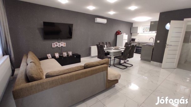 Pusztaszabolcs, Mária út, 75 m2-es, családi ház, 3 szobás, átlagos