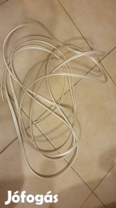 QED X-Tube 400 hangfal kábel 2x4m