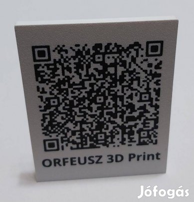 QR-kódos adattábla az Ön névjegyéről vagy cégéről