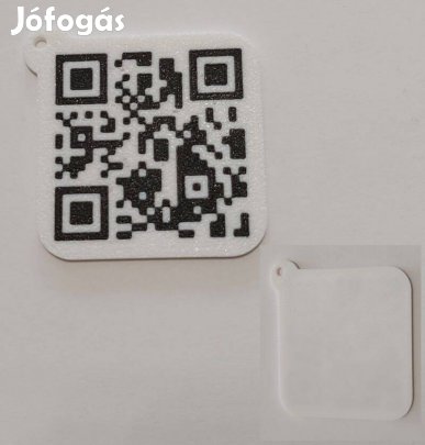 QR-kódos kulcstartó, megadható wehely linkkel